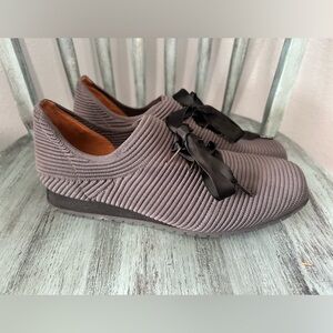 L'Amour Des Pieds Women’s Gray Italian Knit Shoes